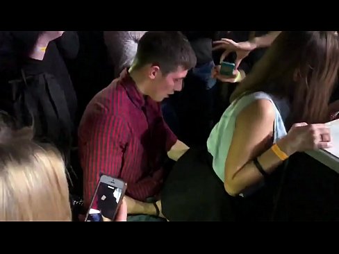 ❤️ Sexo real em uma boate russa. Menina russa de 18 anos no ânus e vagina fodida em uma casa noturna ️ Porno doméstico em porno pt-br.pornolymp.ru